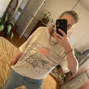 Vintage White Florida Graphic Tee with Alligator and Sunset Print